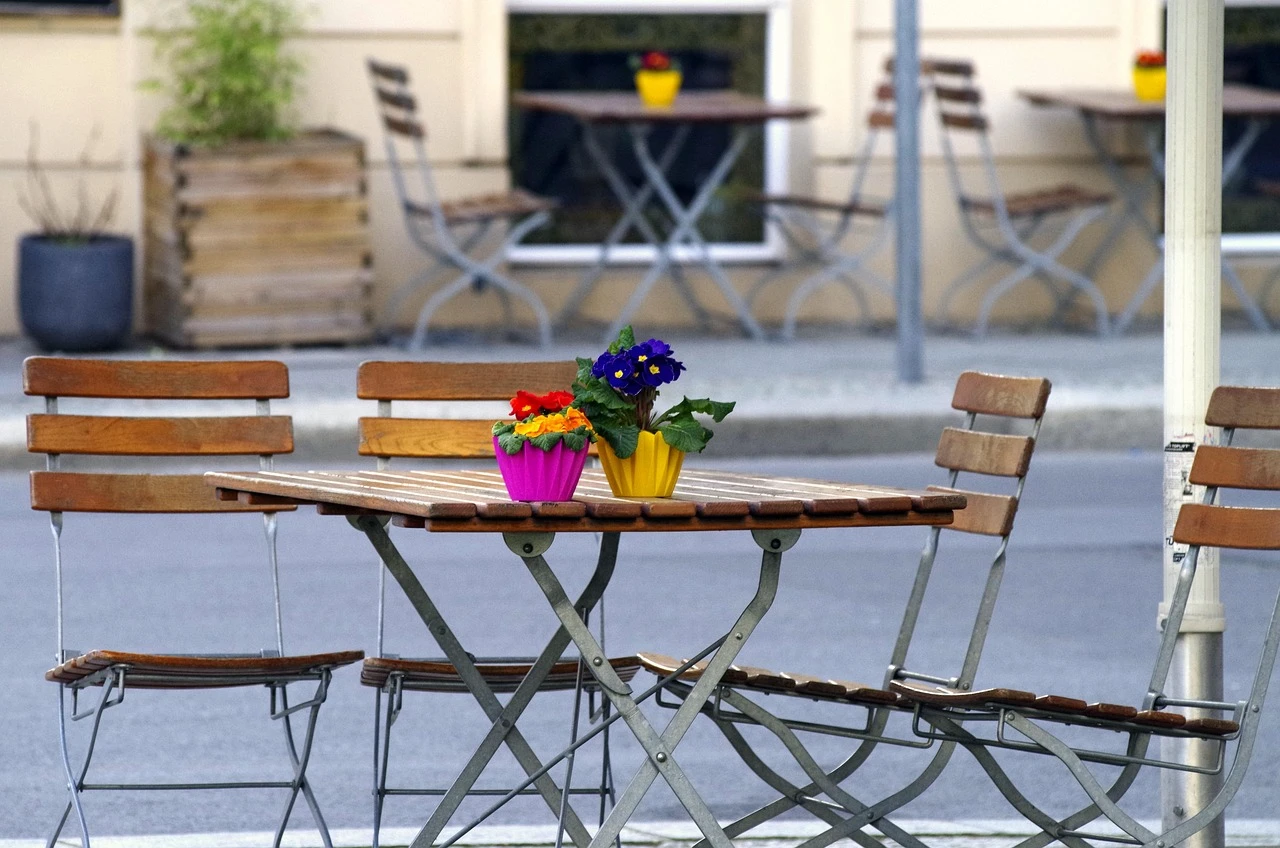 Leerer Restauranttisch